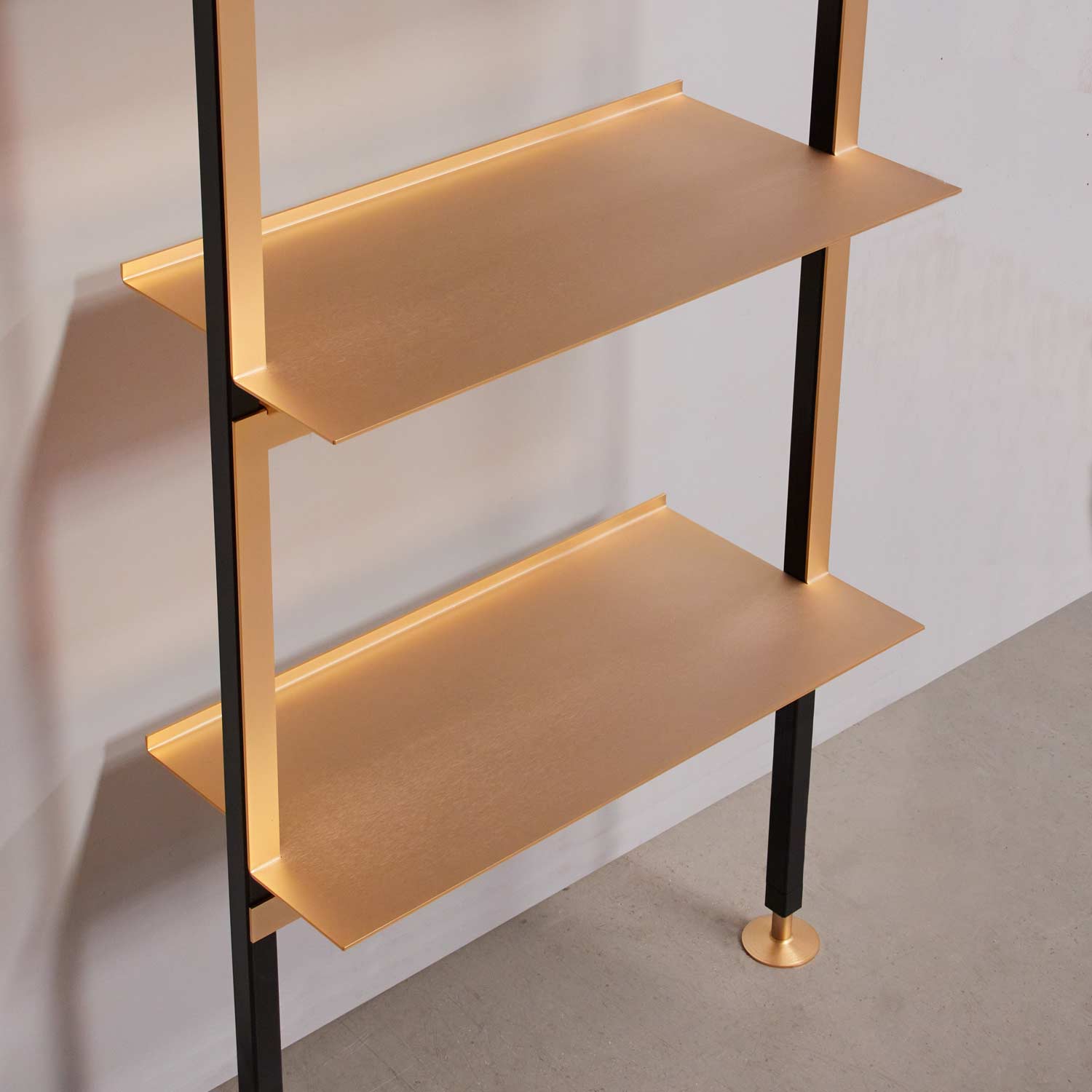 Federico Peri's Exclusive Golden Touch.