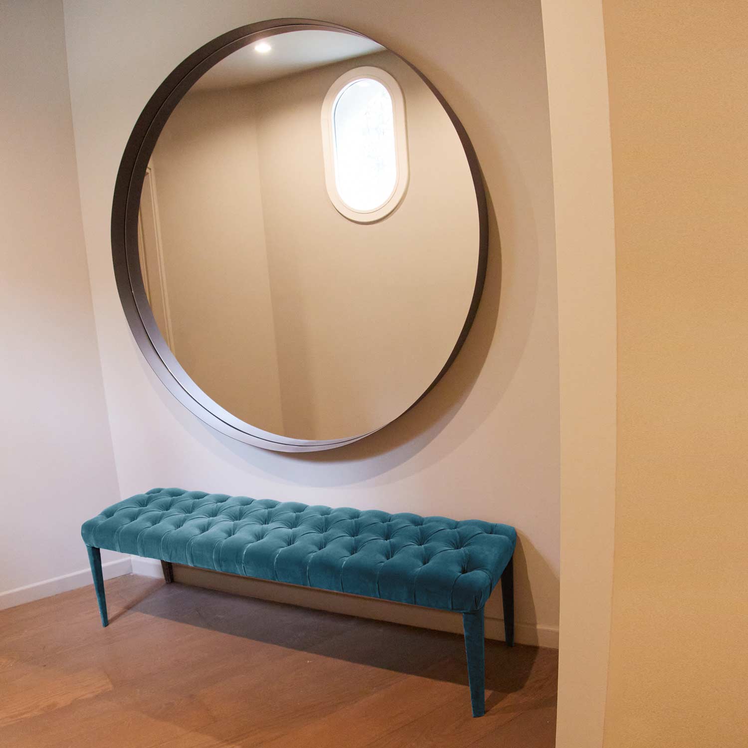 Luxurious Living Room Seating - Ottoman Bench