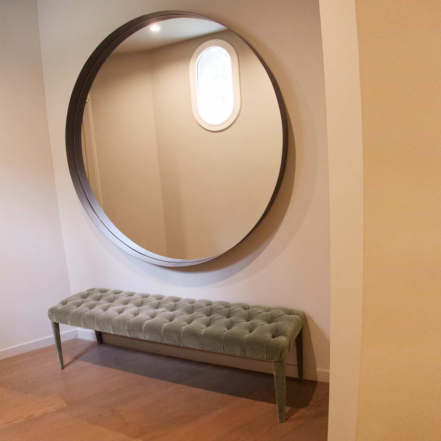 Timeless Capitonné Details - Farfalla Bench