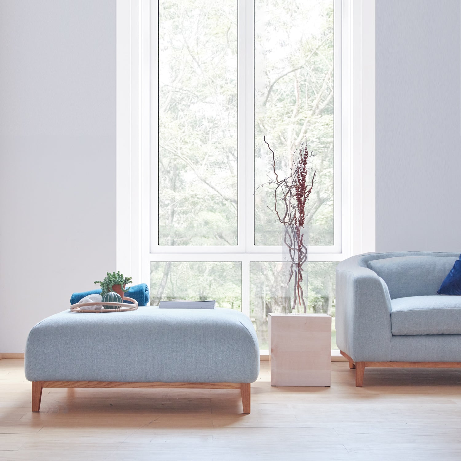 Generous Ottoman for Relaxation