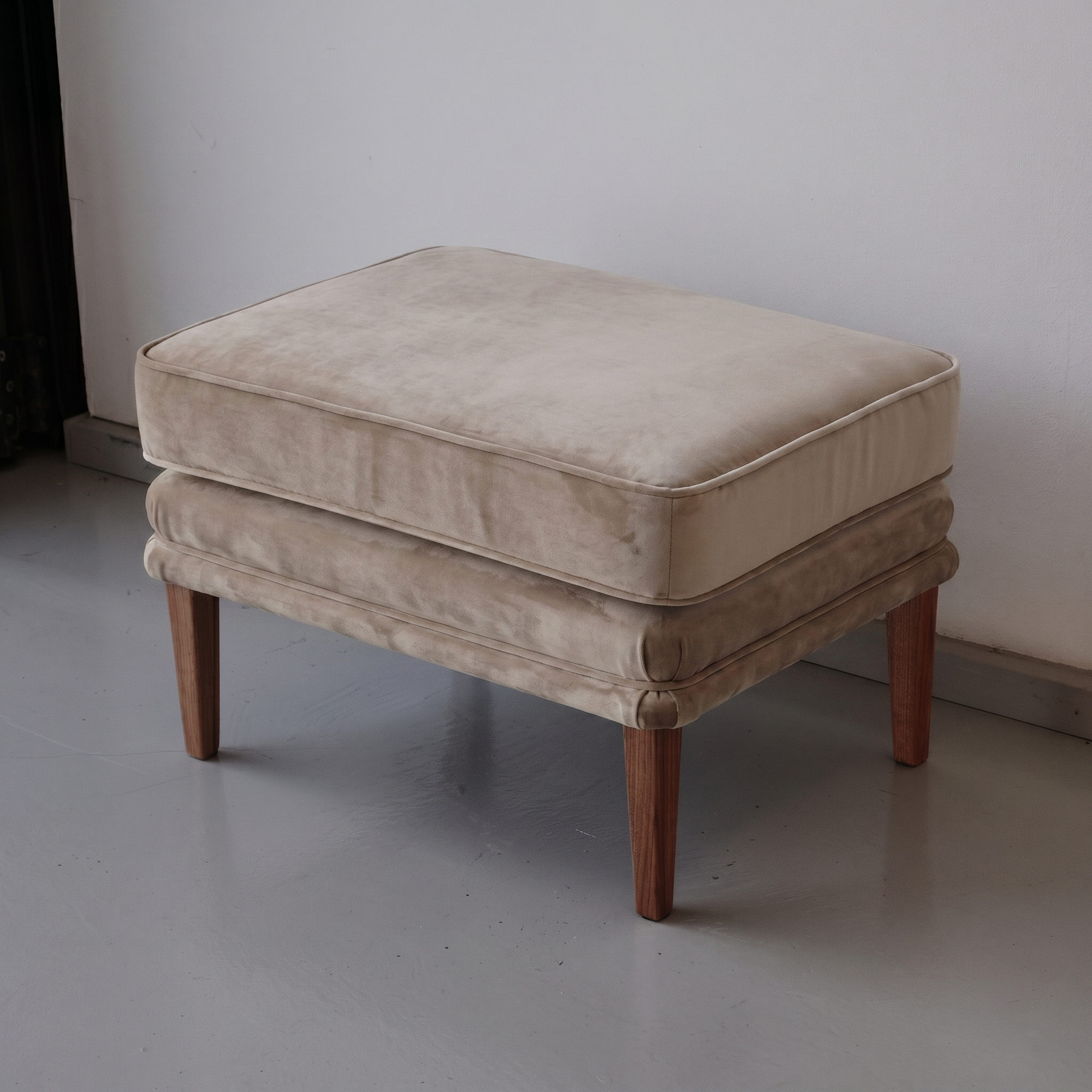 Ada Pouf