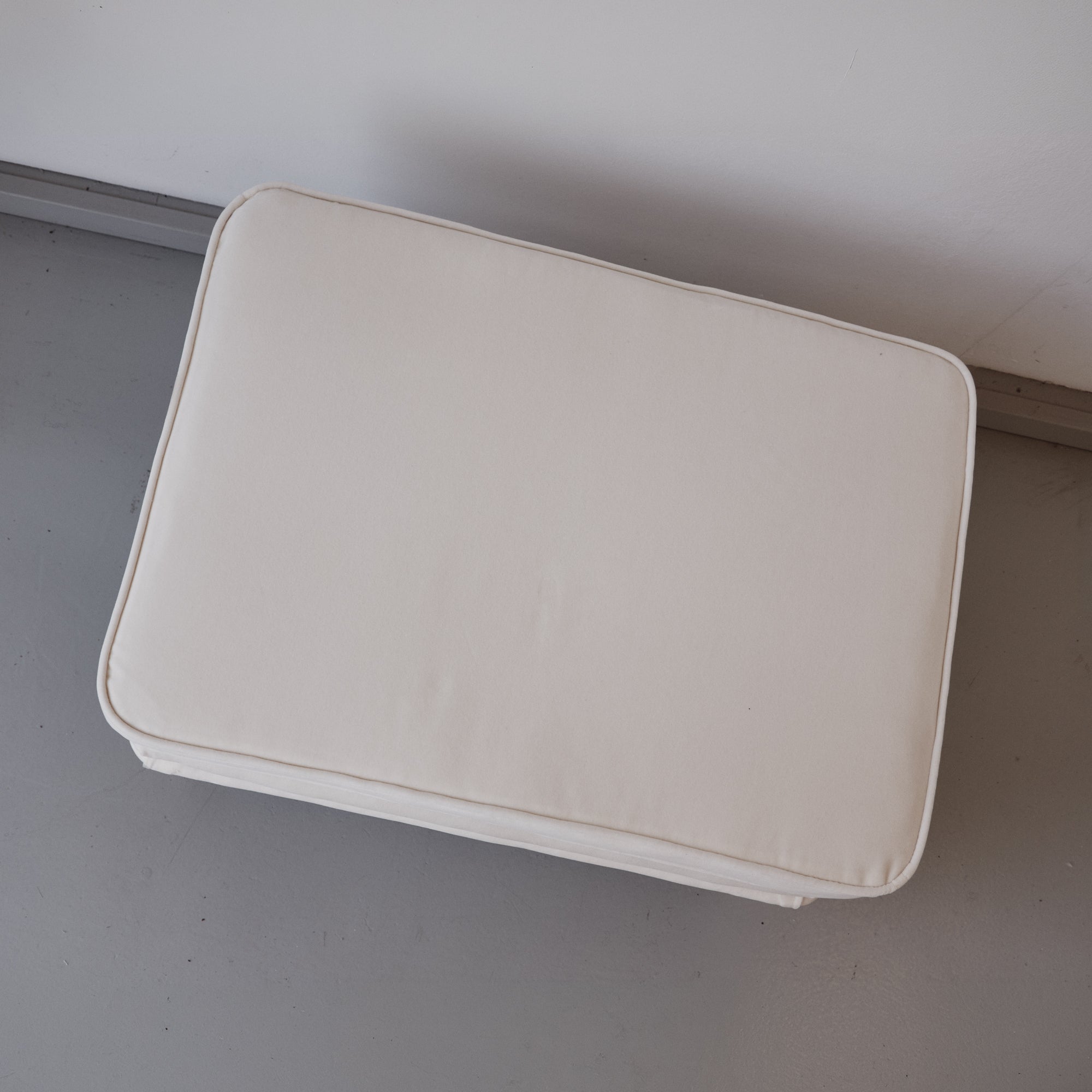 Ada Pouf