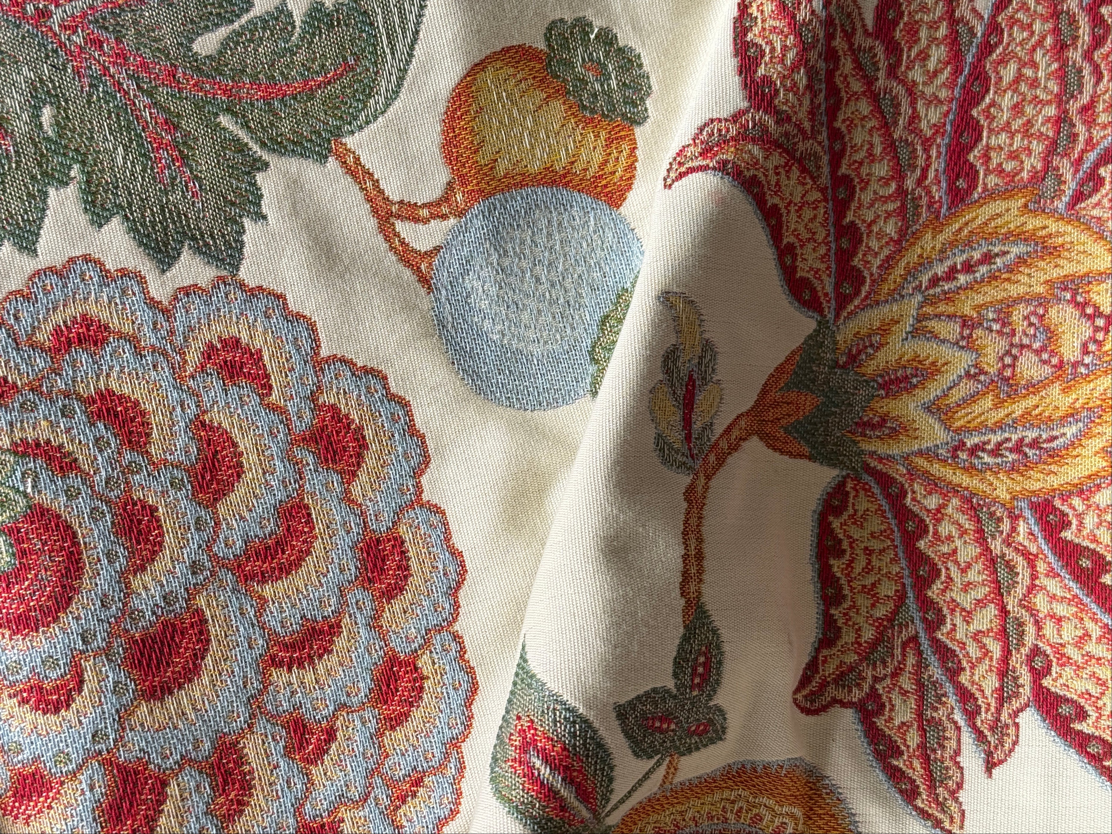 Pattern Wild Botanica in Cream