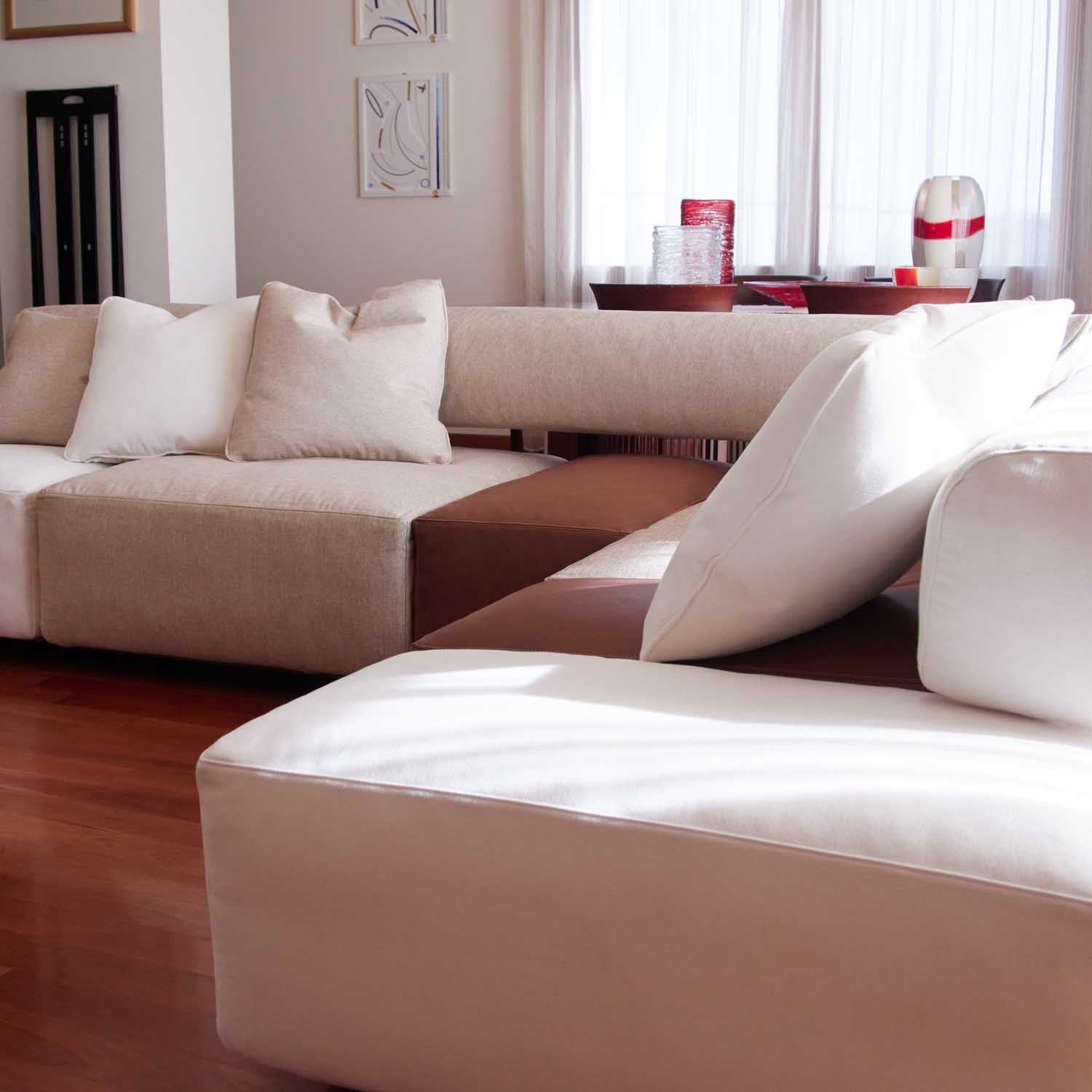 Monochromatic or contrasting upholstery options.